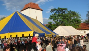 Pódia a stany Fotogalerie našich pódií a stanů 